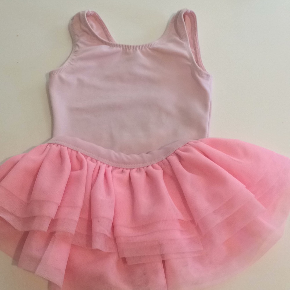 Set of pink leotard and tutu .. will fit girl 2-3